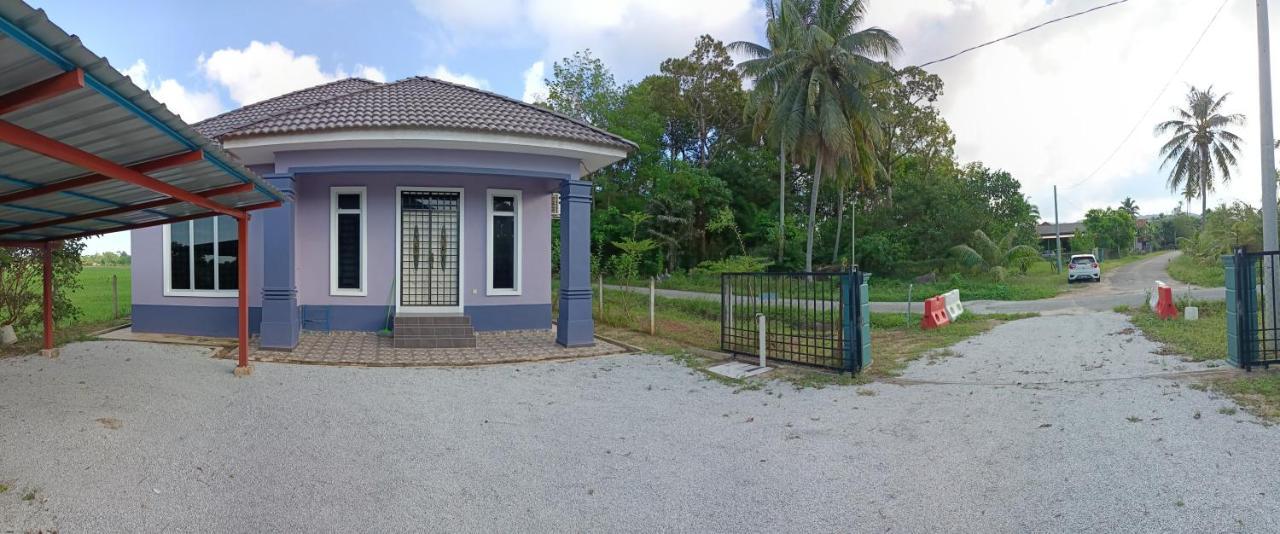 Ummi'S Homestay Kuala Besut Kampong Baru Екстер'єр фото