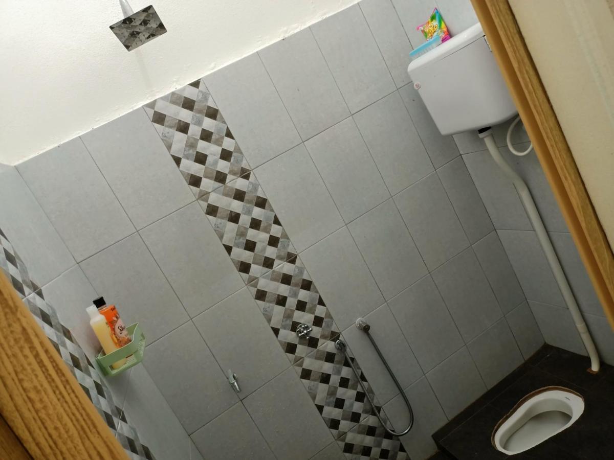 Ummi'S Homestay Kuala Besut Kampong Baru Екстер'єр фото
