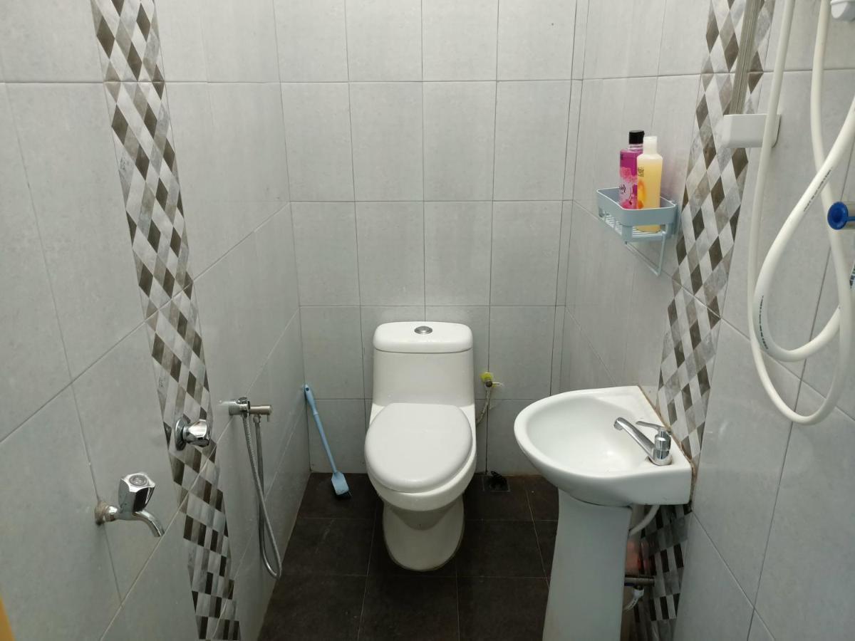 Ummi'S Homestay Kuala Besut Kampong Baru Екстер'єр фото